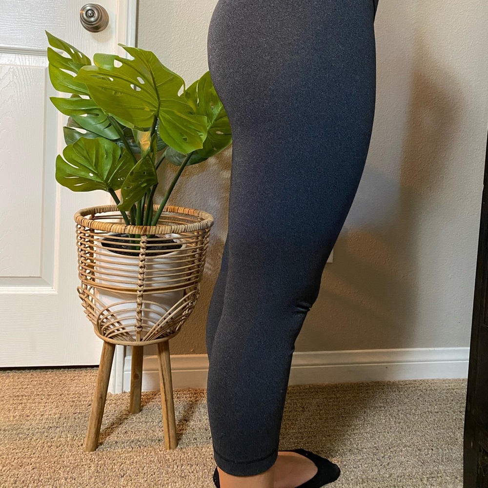 Cropped Grey Lululemon Legging